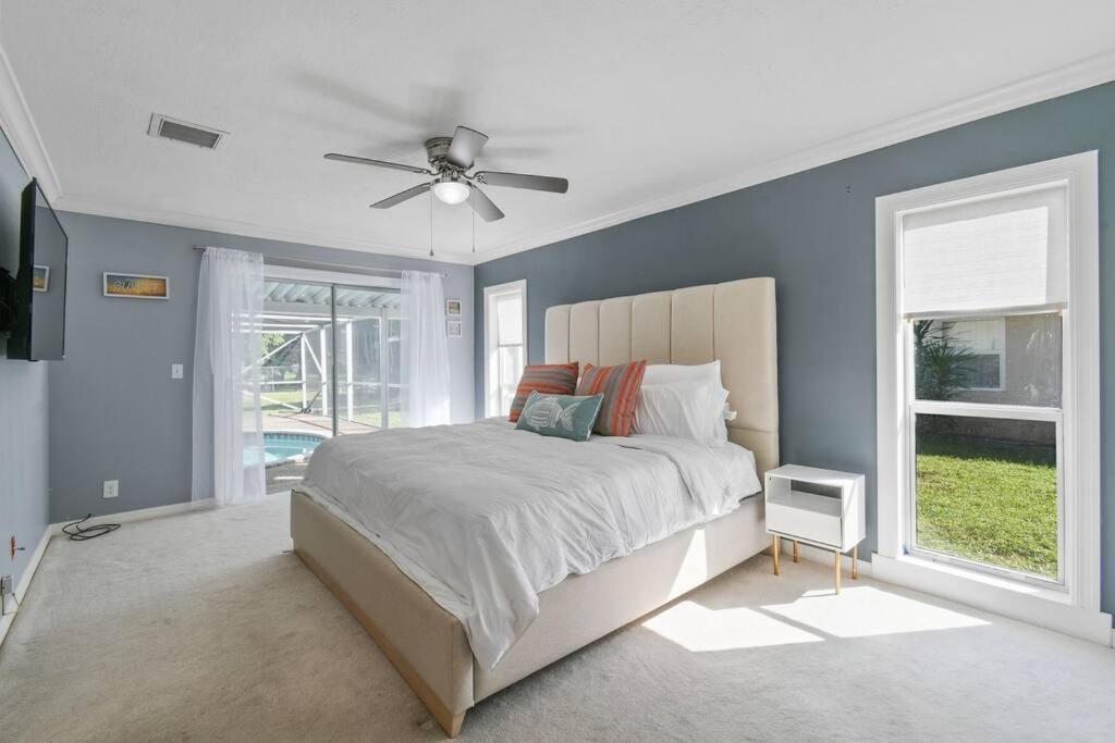 Tropical Beach & Lakefront Home ウェストパームビーチ エクステリア 写真