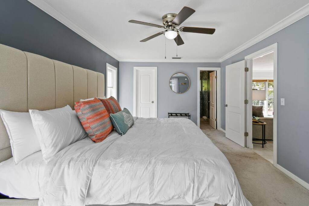 Tropical Beach & Lakefront Home ウェストパームビーチ エクステリア 写真